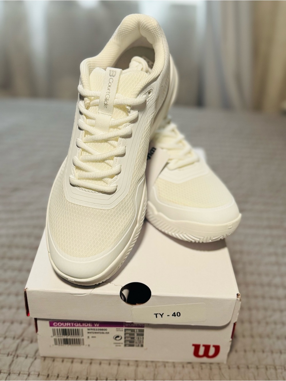 Wilson Courtglide Tennis Shoes, White/Silver, Women’s Size 11, New